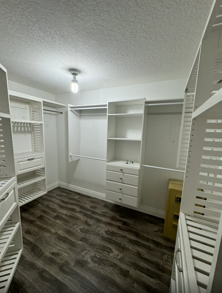 Custom closet
