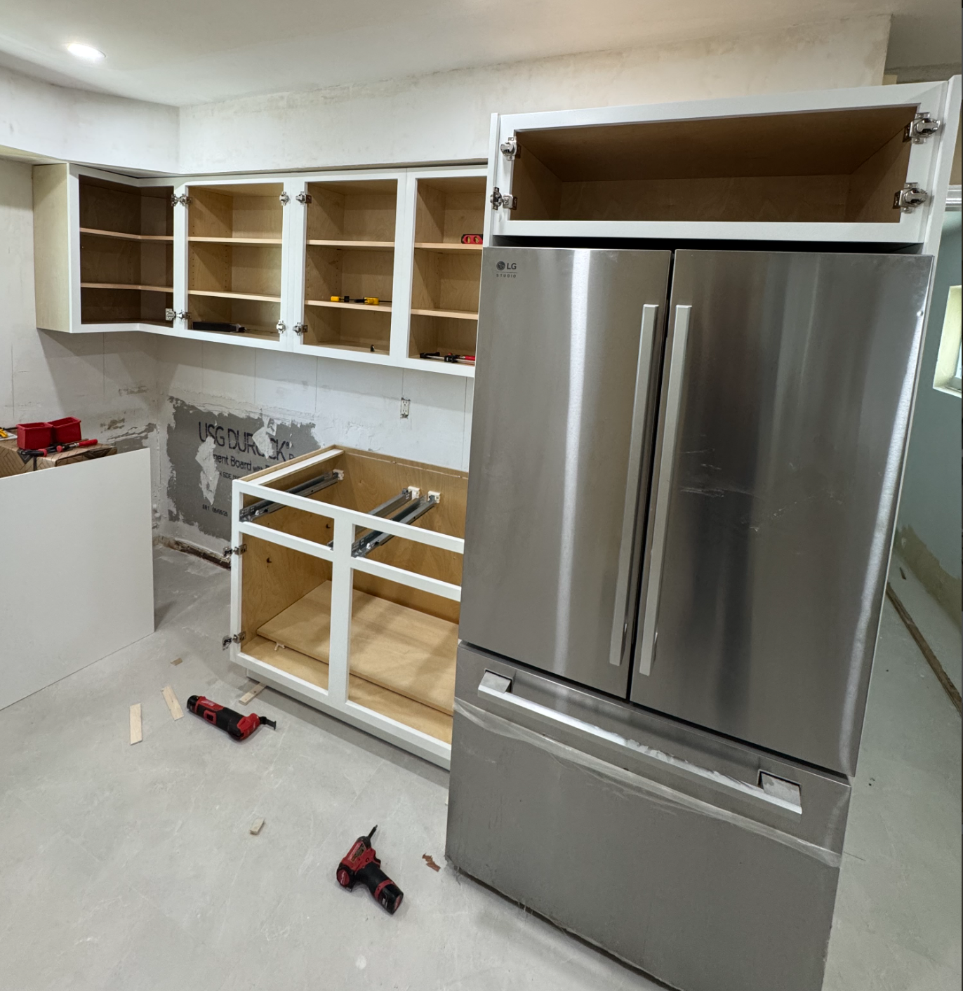 Modern White U-Shaped Kitchen