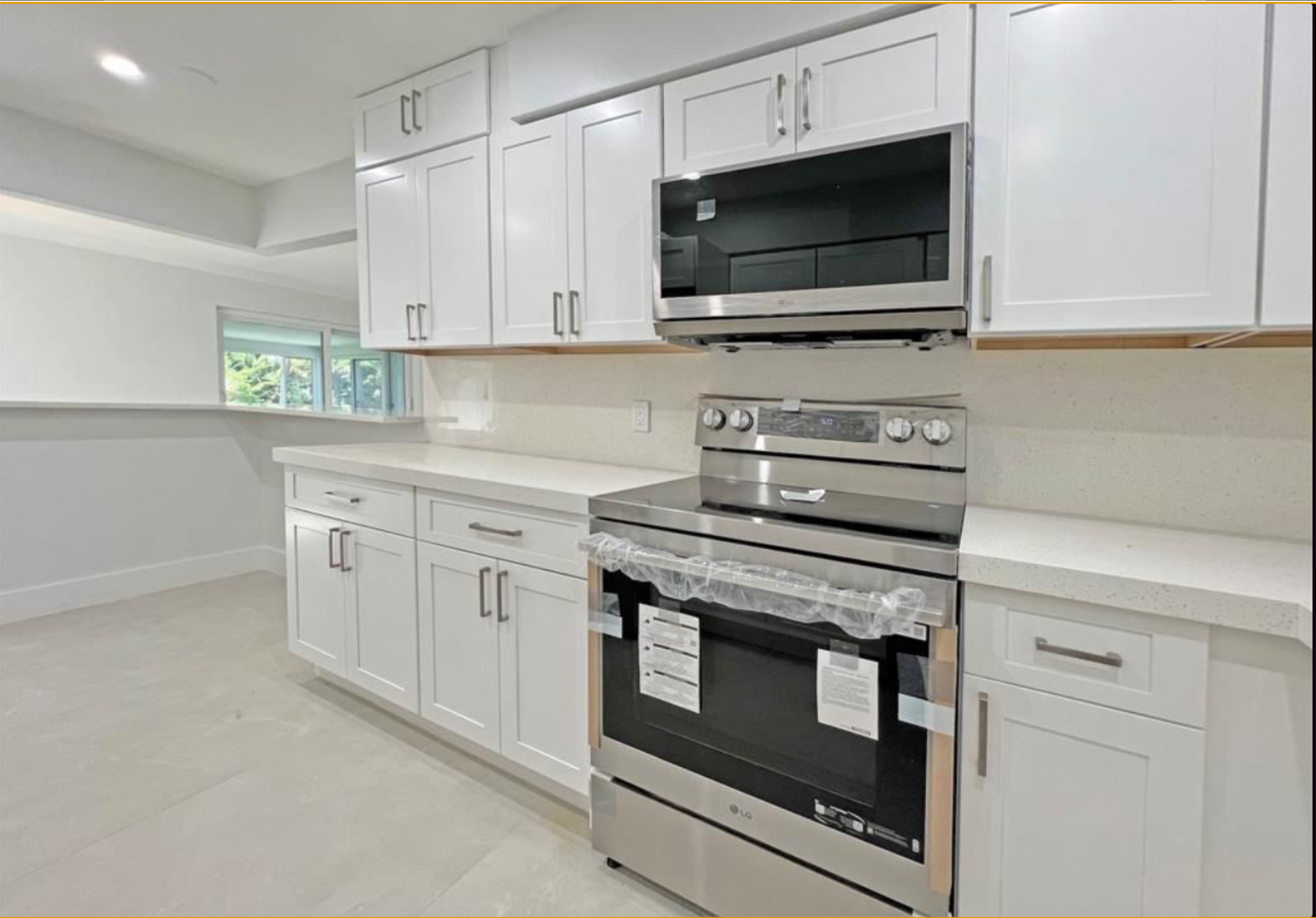 Modern White U-Shaped Kitchen